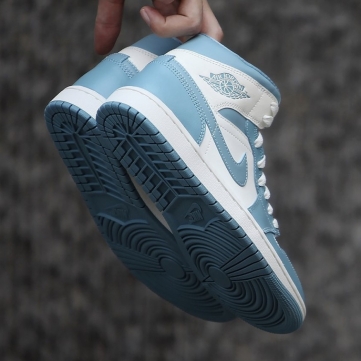 nike air jordan 1 mid   unc 2022