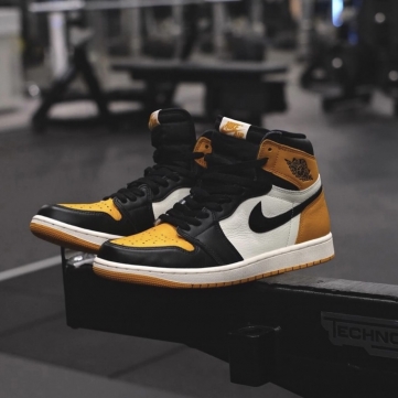 air jordan 1 retro high og   yellow toe