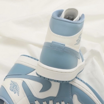 nike air jordan 1 mid   unc 2022